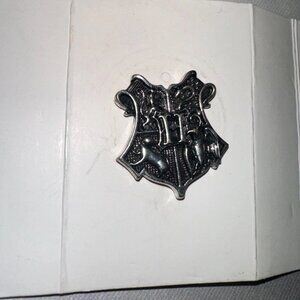 Harry Potter Hogwarts Gryffindor Ravenclaw Slytherin Hufflepuff CREST Lapel Pin